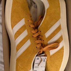 Adidas Gazelle Yellow with White Stripes BRAND NEW